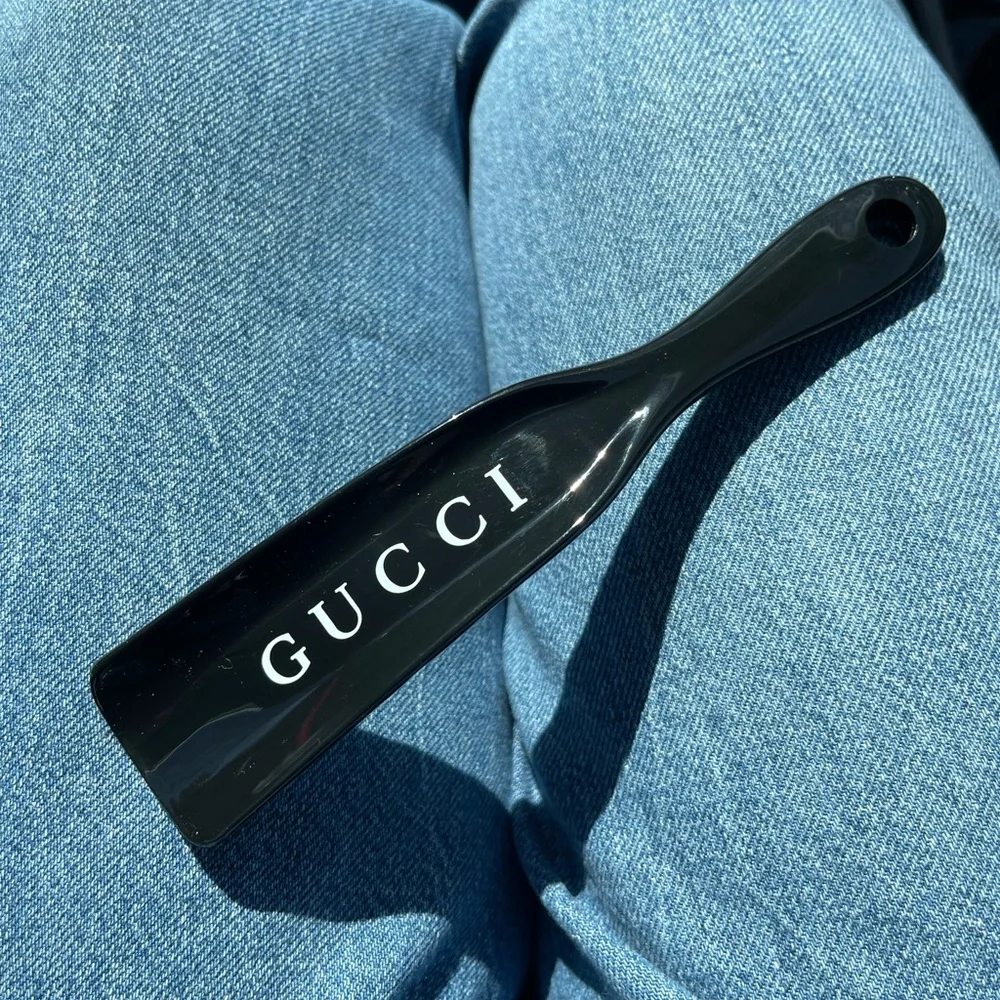 Gucci shoehorn‎